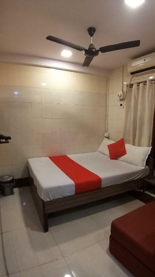 Hotel Saim Palaceムンバイ エクステリア 写真