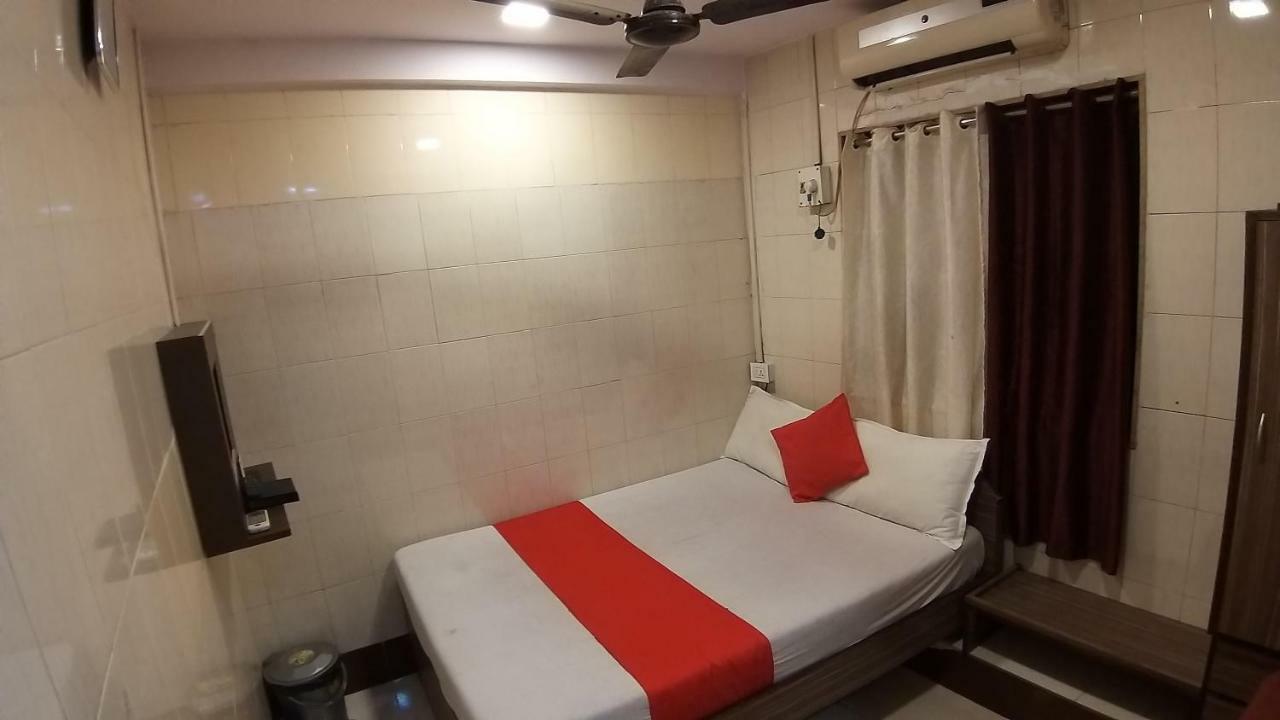 Hotel Saim Palaceムンバイ エクステリア 写真