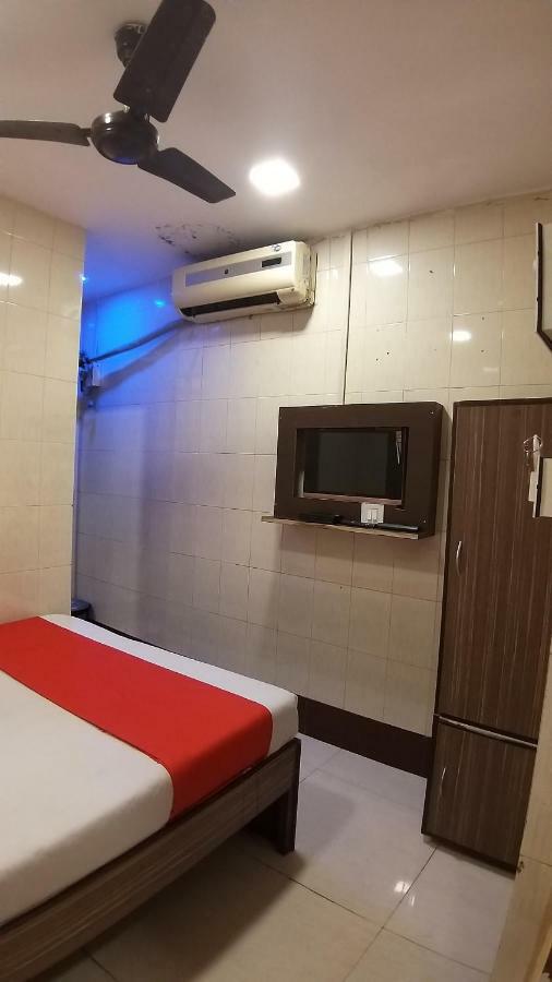 Hotel Saim Palaceムンバイ エクステリア 写真