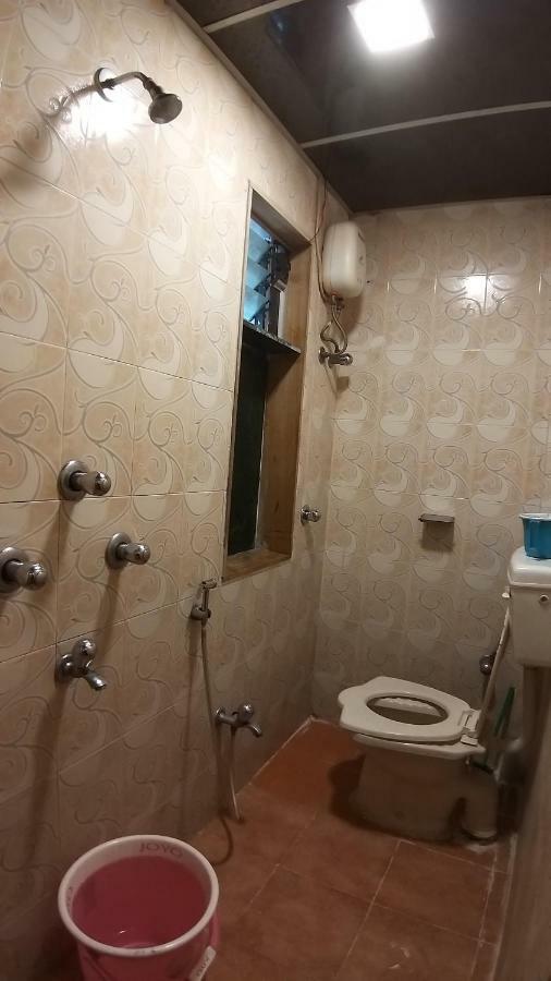 Hotel Saim Palaceムンバイ エクステリア 写真