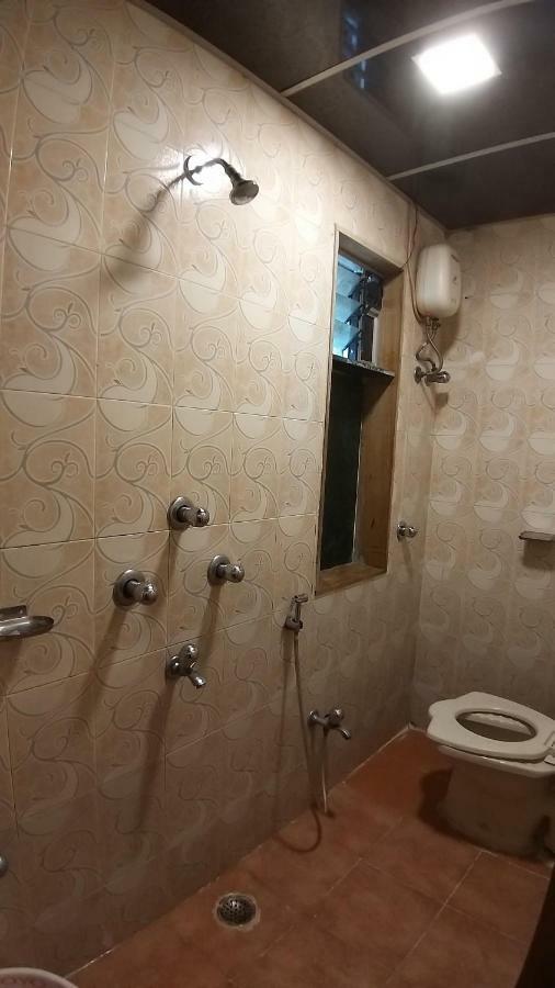 Hotel Saim Palaceムンバイ エクステリア 写真